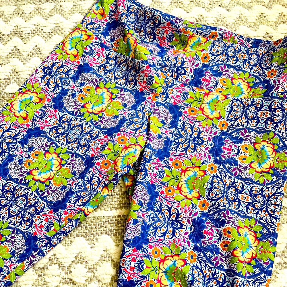 Onzie leggings unique pattern size XS